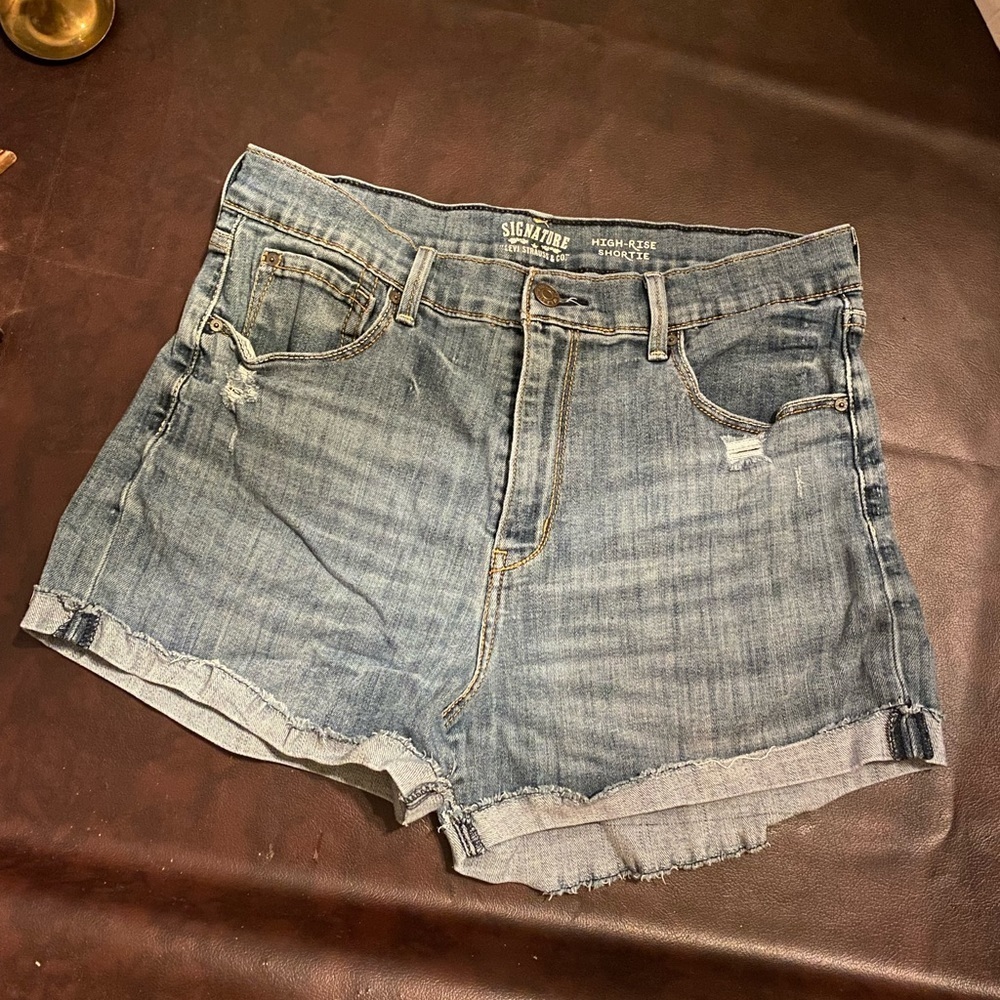Levis shortie shorts